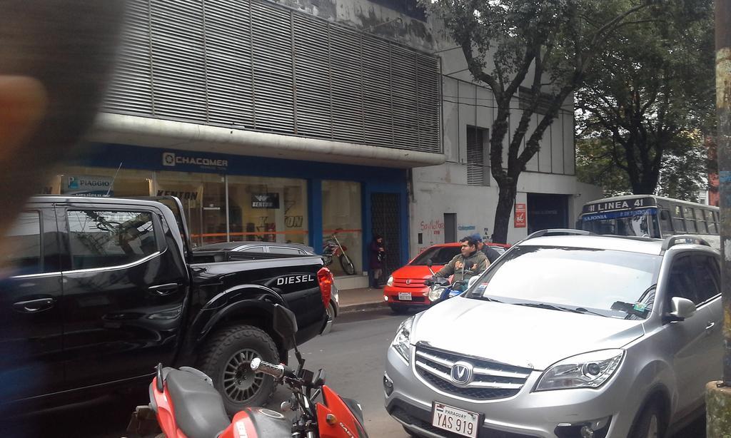 Estudio En El Centro De Asunción Exteriér fotografie